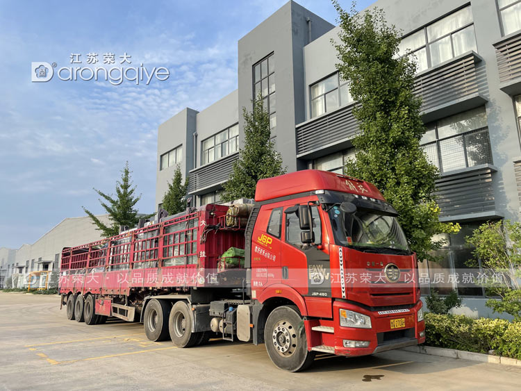 山東不銹鋼公交候車(chē)亭第三批發(fā)貨