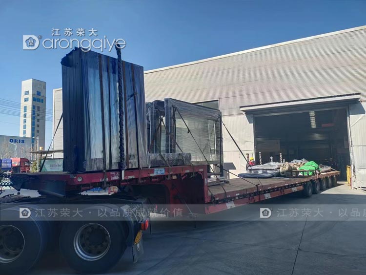 江西公交候車亭裝車發(fā)貨