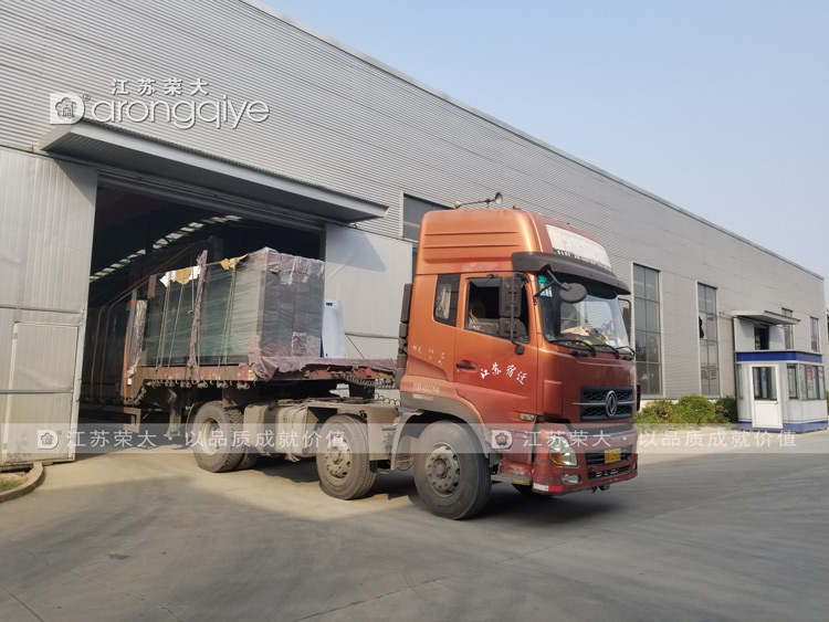 河南省智能公交候車亭發(fā)貨圖三