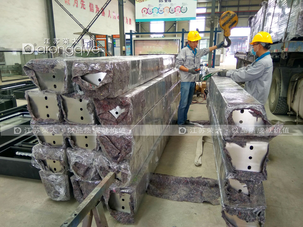 山東智能候車亭發(fā)貨圖一