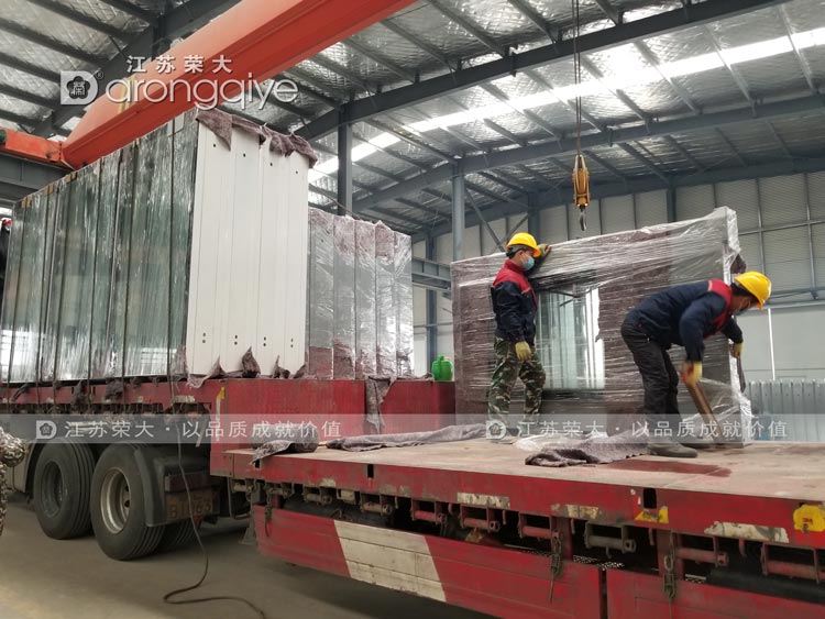 廣東太陽能候車亭發(fā)貨圖二